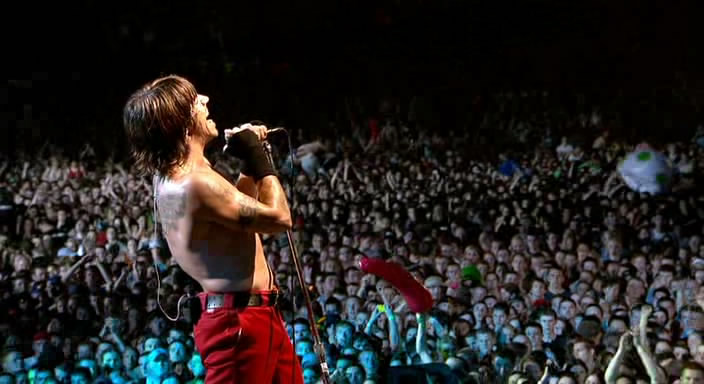 Anthony Kiedis cantando